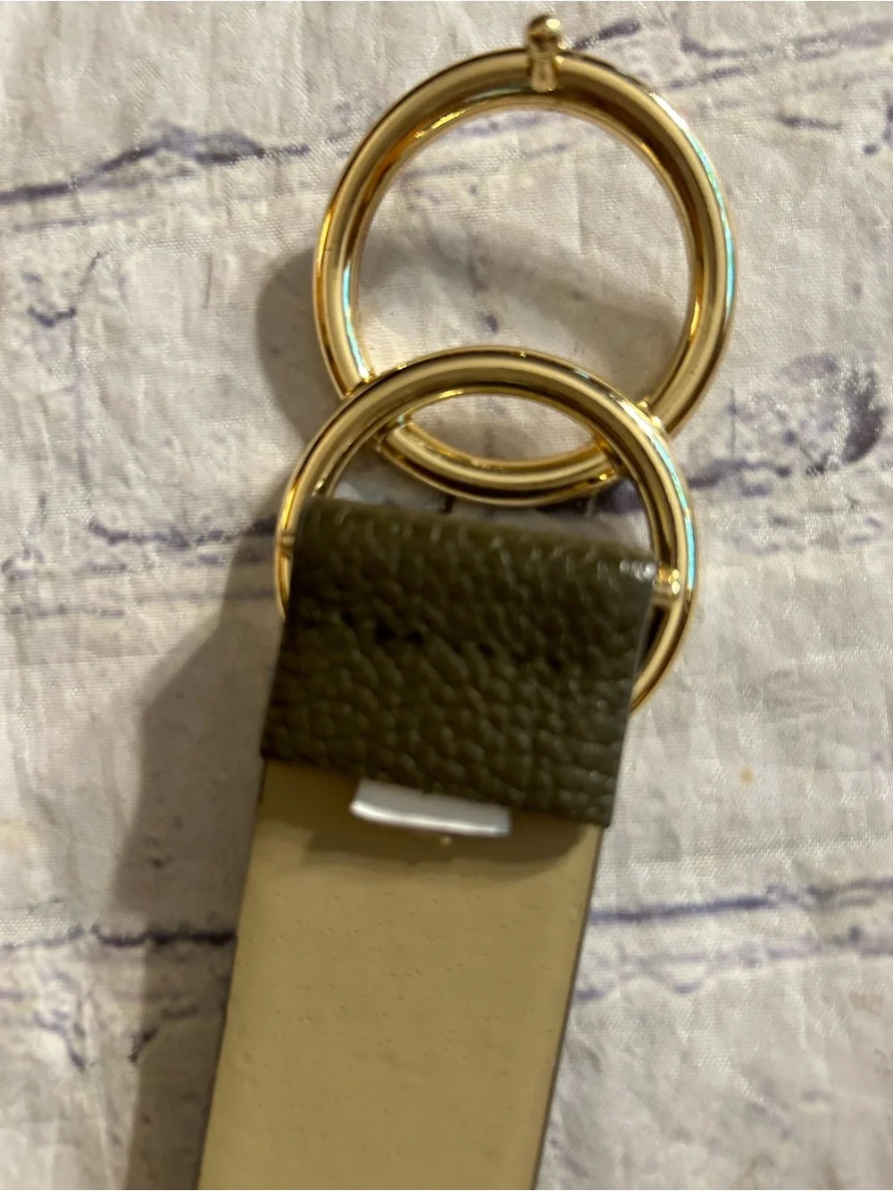 LOT OF (2) DIFFERENT BELTS OLIVE PEBBLE GRAIN GOLD TONE RINGS & BROWN UNIQUE